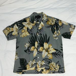 Abercrombie & Fitch Short Sleeve Camp Collar Floral Button Up